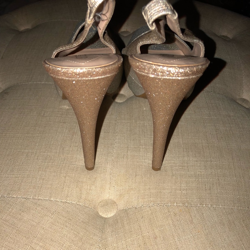 Guess heels 👠